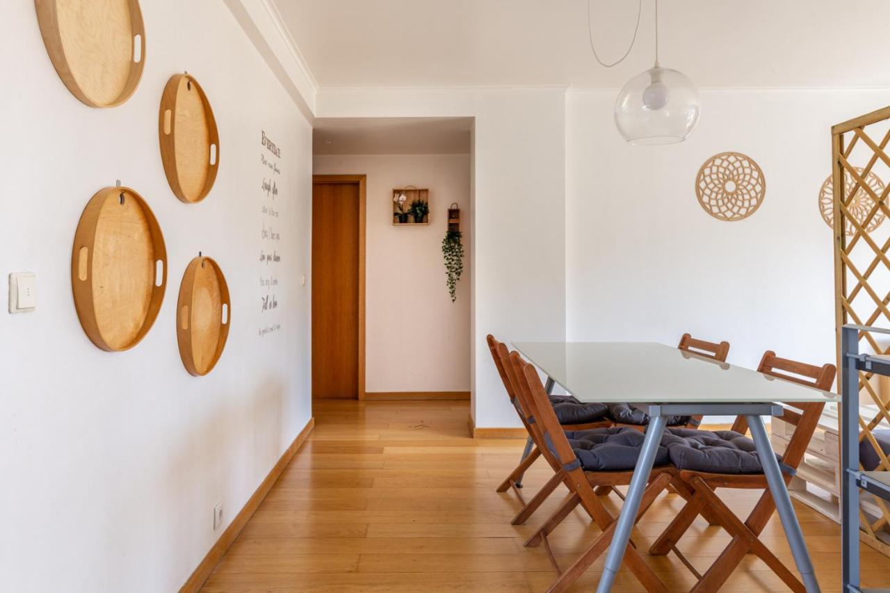 One Bedroom With Stunning River Views And Private Rooftop! Apartment Lissabon